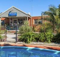 COMFORT INN COACH AND BUSHMANS - Tourism Cairns