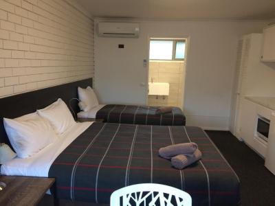 Southern Ocean Motor Inn Port Campbell - Tourism Cairns 14