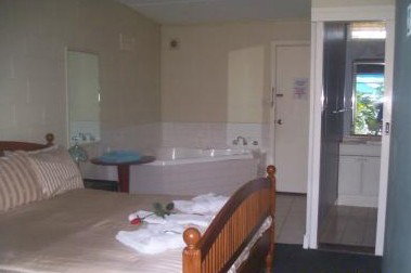 Copper Lantern Motel - Tourism Cairns 3