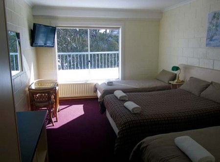 Falls Creek Hotel - Tourism Cairns 0