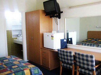 Sandbelt Club Hotel - Tourism Cairns 0