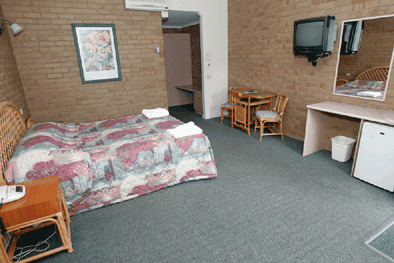 The Tropicana Motor Inn - Tourism Cairns 1