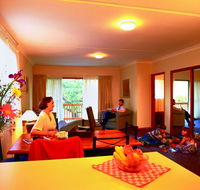Oxley Court Serviced Apartments - Tourism Cairns