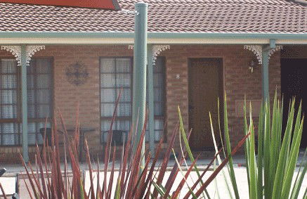 Arcadia Motor Inn - Tourism Cairns 0