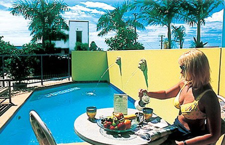 Caribbean Motel - Tourism Cairns 1