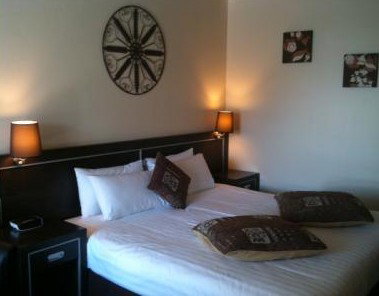 Golden West Motor Inn - Tourism Cairns 3