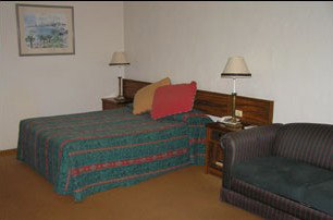 Seaton Arms Motor Inn - Tourism Cairns 0