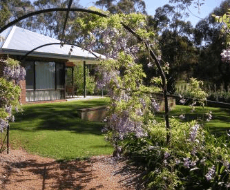 Catton Hall Country Homestead - Tourism Cairns