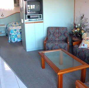 Caloundra Suncourt Motel - Tourism Cairns 3