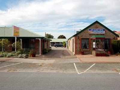 Lake Albert Motel - Tourism Cairns 0