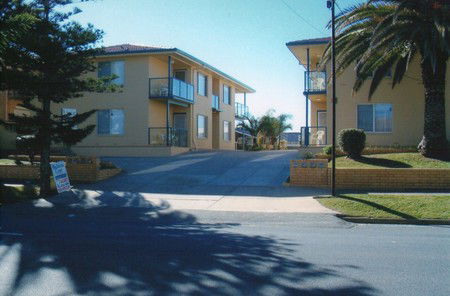 AA Madalena Court Holiday Apartments - Tourism Cairns 0