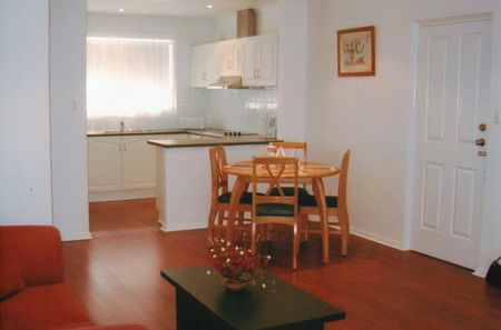 AA Madalena Court Holiday Apartments - Tourism Cairns 1