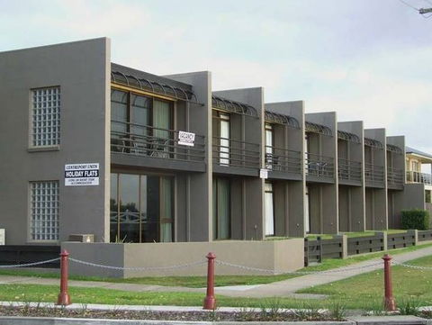 Centreport Units - Tourism Cairns 0