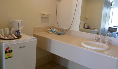 Alice Motor Inn - Tourism Cairns 3