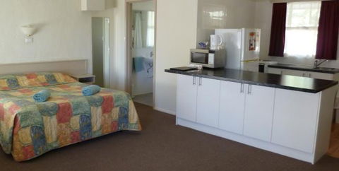 Alice Motor Inn - Tourism Cairns 4