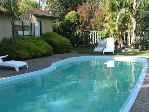 Lakes Entrance Country Cottages - Tourism Cairns 3