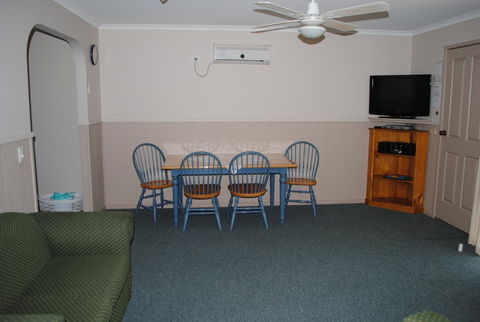 Lakes Entrance Country Cottages - Tourism Cairns 5