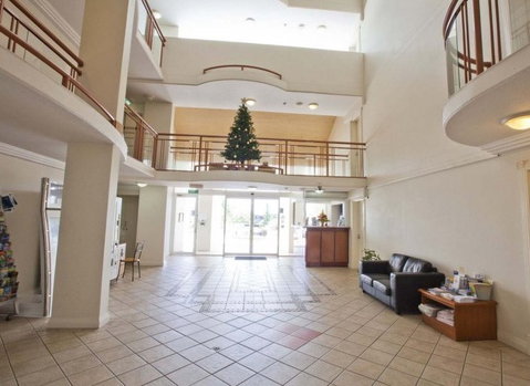 Regency On The Beach - Tourism Cairns 1
