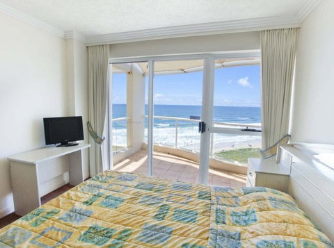 Regency On The Beach - Tourism Cairns 3