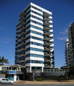 Beachfront Towers - Tourism Cairns 6