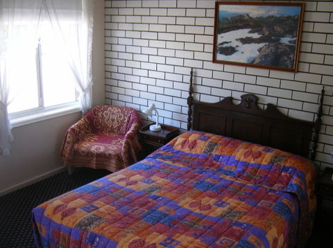 Colonial Lodge Motel - Tourism Cairns 2