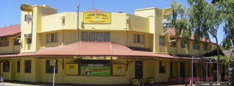 Todd Tavern - Tourism Cairns 0