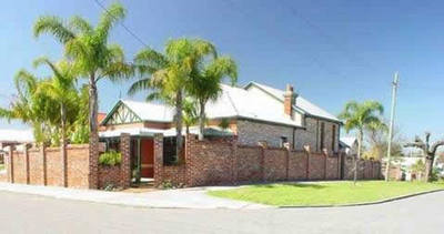 Above Bored Bed And Breakfast - Tourism Cairns 1
