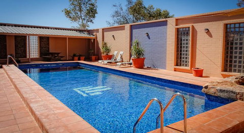 Desert Cave Hotel - Tourism Cairns 0