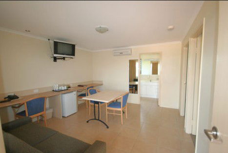 Chinchilla Palms Motor Inn - Tourism Cairns 3