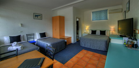 Harbour View Motel - Tourism Cairns 3
