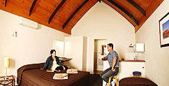 Desert Palms Resort - Tourism Cairns 0
