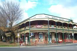 Royal Hotel Daylesford - Tourism Cairns 0