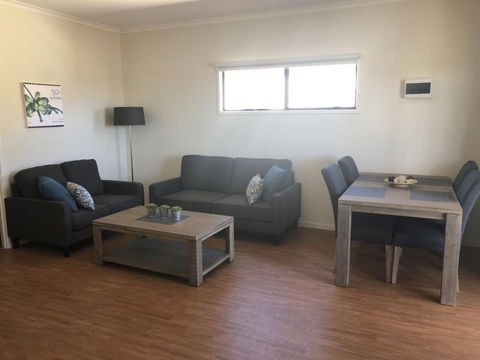 Sundowner Cabin And Tourist Park - Tourism Cairns 7