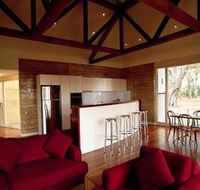 The Menzies Retreat - Tourism Cairns