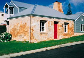 The Criterion Cottage - Tourism Cairns 0