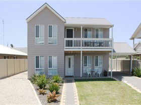 Rocks Retreat Holiday House - Tourism Cairns 0