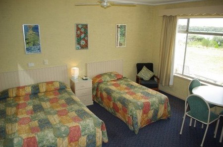 Lake View Apartments - Tourism Cairns 2