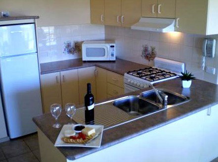 Lake View Apartments - Tourism Cairns 5