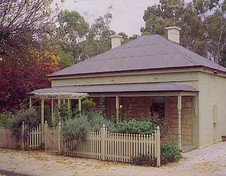 Miriams Cottage - Tourism Cairns 0