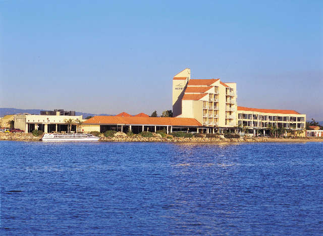 West Lakes SA Tourism Cairns