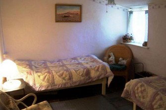 Lavender Cottage Bed And Breakfast Accommodation - Tourism Cairns 4