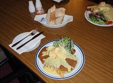 Lochiel Hotel - Tourism Cairns 0