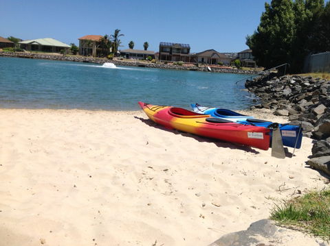 Lakeside Getaway - Tourism Cairns 7