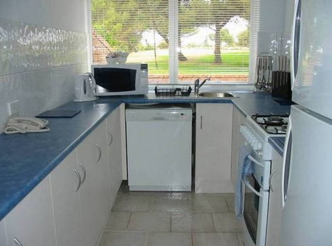 Lake Shore Apartment - Tourism Cairns 3