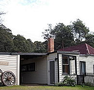 Glenbrook House and Cottage - Tourism Cairns