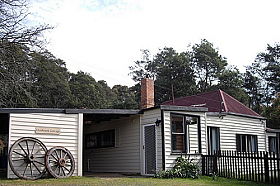 Glenbrook House And Cottage - Tourism Cairns 0