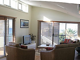 Paradise House - Tourism Cairns 0