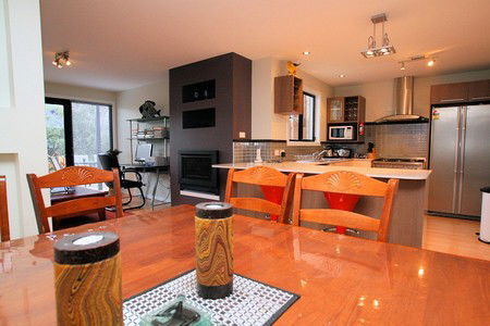 Oakley Place Townhouse - Tasmanian Short Stays - Tourism Cairns 1