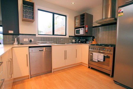 Oakley Place Townhouse - Tasmanian Short Stays - Tourism Cairns 3