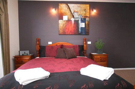 Oakley Place Townhouse - Tasmanian Short Stays - Tourism Cairns 4
